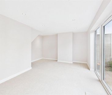 2 bedroom terraced house to rent - Photo 2