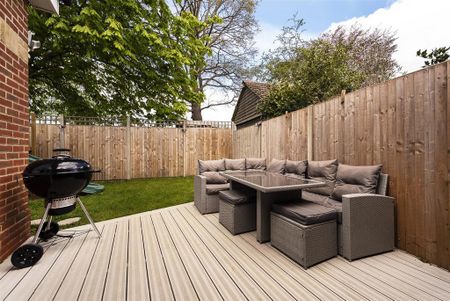 3 bedroom detached house to rent - Photo 2
