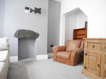 3 bedroom terraced house to rent - Photo 4