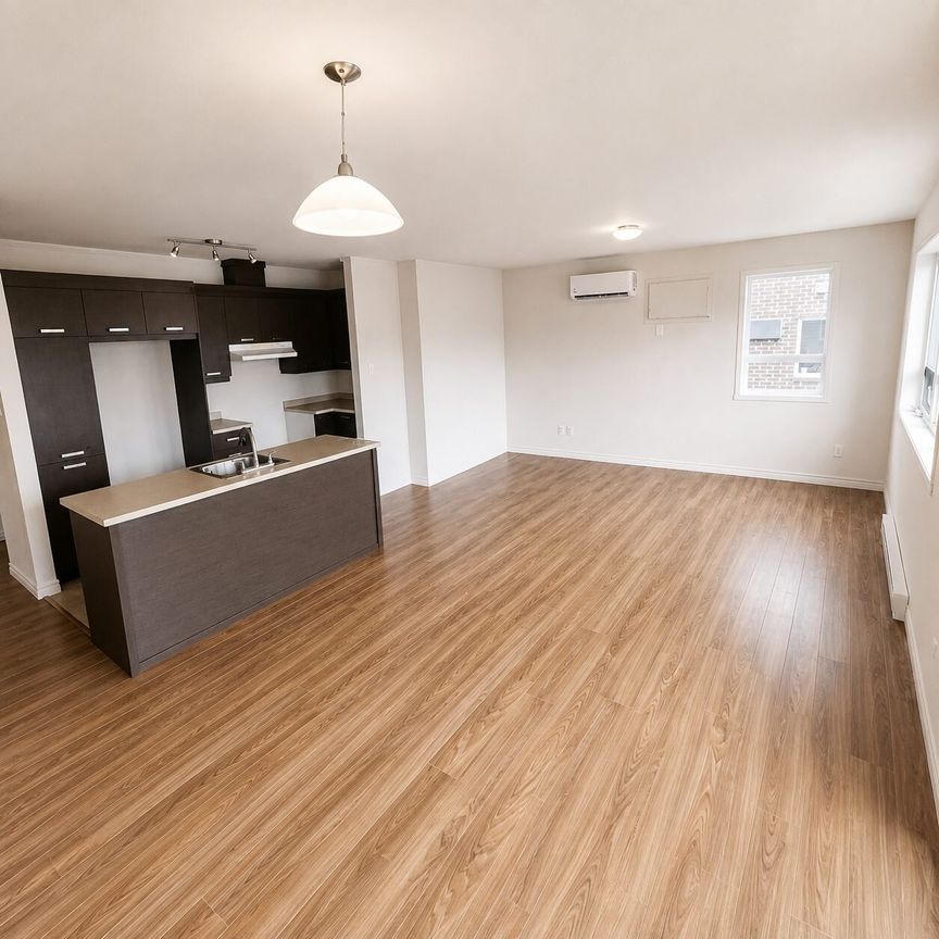 Immeuble - 127 Rue Principale, Châteauguay Grand 4 ½ à Louer – Châteauguay - Photo 1