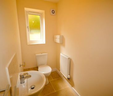 2 bedroom House To Let - Photo 4