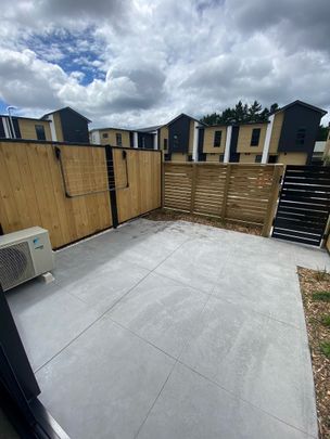 16 Te ara O Ralph Olsen, Wainuiomata - Photo 1