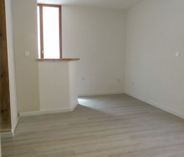 T2 Quai de la Fontaine 31m² Nîmes 420€ H.C - Photo 6