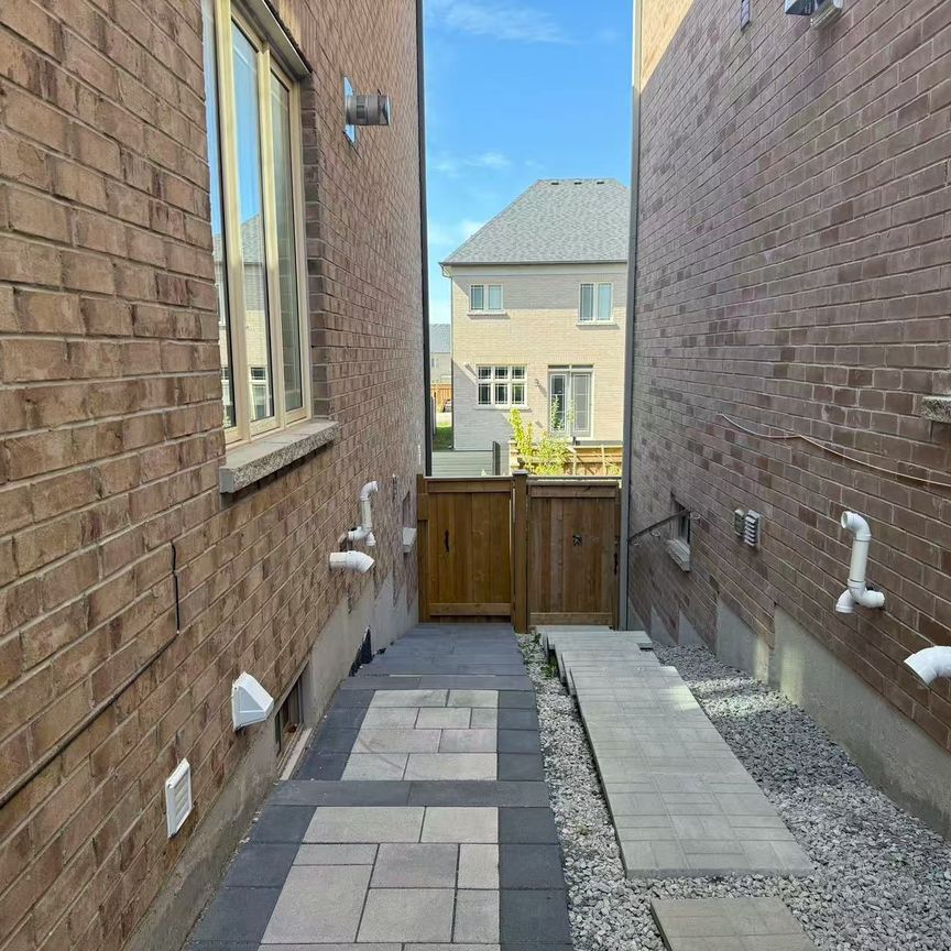 For Lease - 50 Drizzel Crescent Unit# Bsmt, Richmond Hill, Ontario - Photo 1