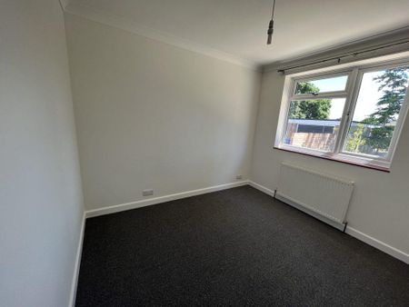 3 bedroom detached bungalow to rent - Photo 4