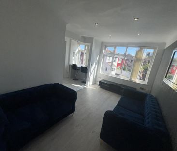 2 bedroom flat to rent - Photo 3