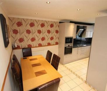 4 bedroom terraced house to rent - Photo 6