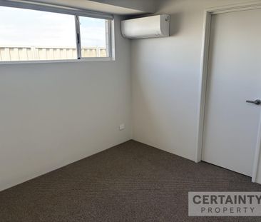 Modern and Stylish Property for Lease in Serene Coastal Suburb of A... - Photo 2