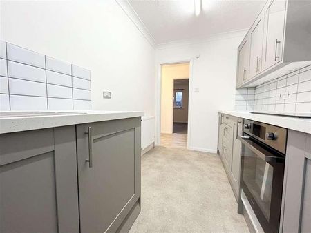 Stocton Close, Guildford, GU1 - Photo 3