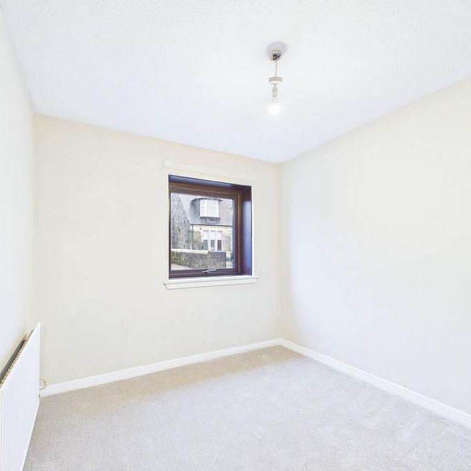 2 bedroom ground floor flat to rent - Photo 1