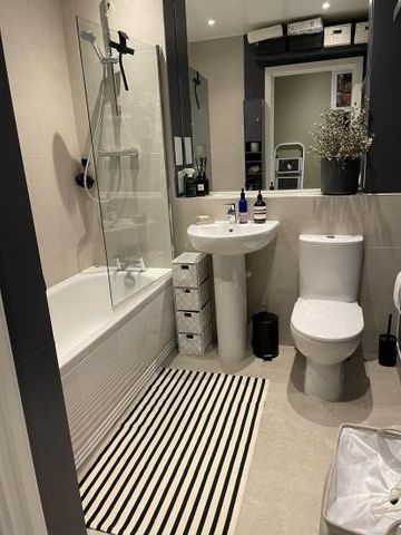 Bright, modern double room - well located - Photo 5