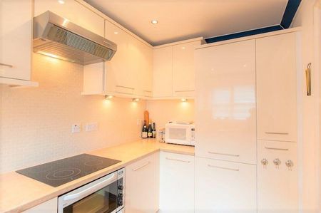 3 bedroom terraced house to rent - Photo 5