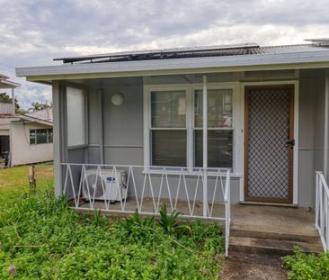 Tidy Bedsit - Photo 1