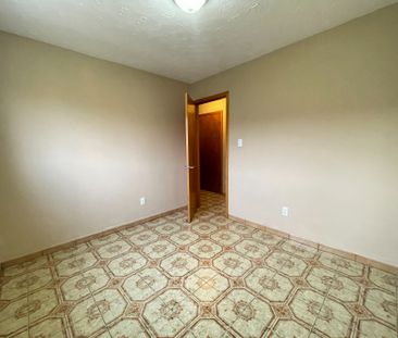 For Lease - 353 Darlington Court Unit# Lower & Main, Hamilton, Ontario - Photo 2