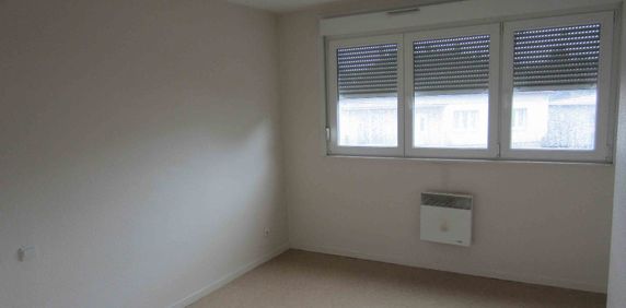 APPARTEMENT - 40 m2 - 2 pièces rue des Cheminots à FORBACH 57600 - Photo 2
