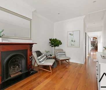 Modern Alexandria terrace maximising light and space - Photo 2