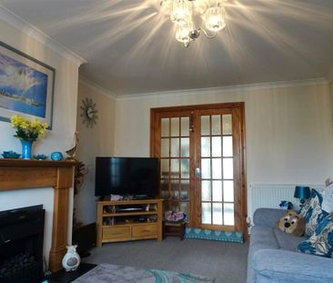 3 bedroom terraced house to rent - Photo 3