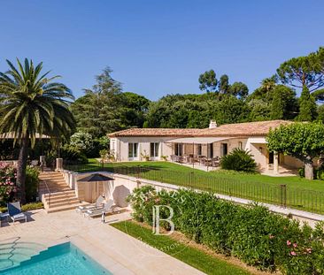 SAINT-TROPEZ - VILLAGE - 8 CHAMBRES - PISCINE - VUE MER - Photo 5