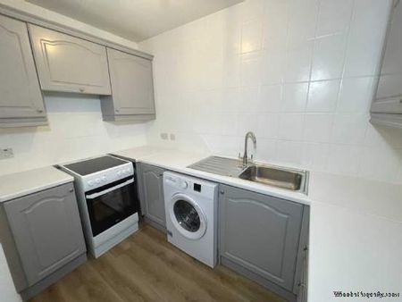 2 bedroom property to rent in Renfrew - Photo 4