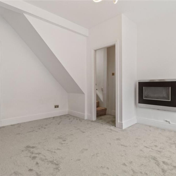 3 bedroom end of terrace house to rent - Photo 1