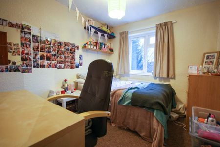 214 Dawlish Road - Photo 4