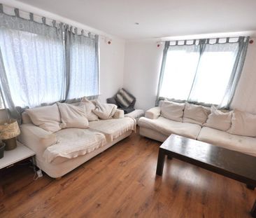 1 bedroom Flat To Let - Photo 2