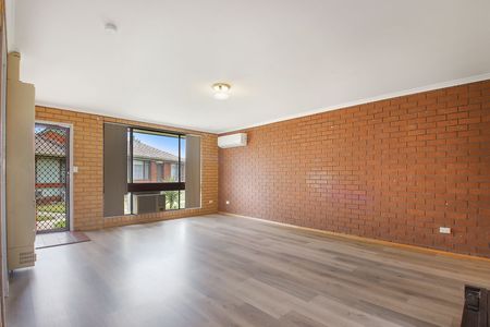 Your Perfect Blend of Comfort, Simplicity, and Location - Photo 4