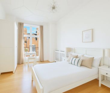 A Stunning Three Bedroom Apartment in Popular Portered Mansion Block - Photo 5