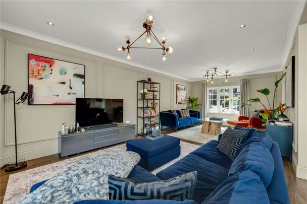 This family home is offered to let fully furnished and provides over 2,000 sq ft of beautifully presented accommodation, arranged over two floors and finished to a high standard throughout. - Photo 1