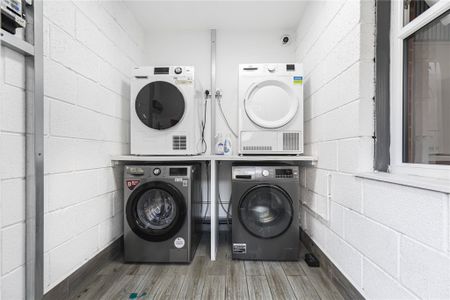 Coldharbour Lane, London, SW9 - Photo 2