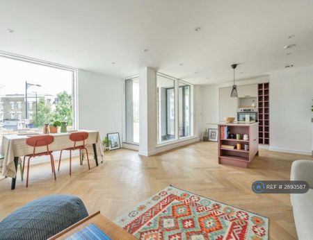 3 bedroom flat to rent - Photo 2