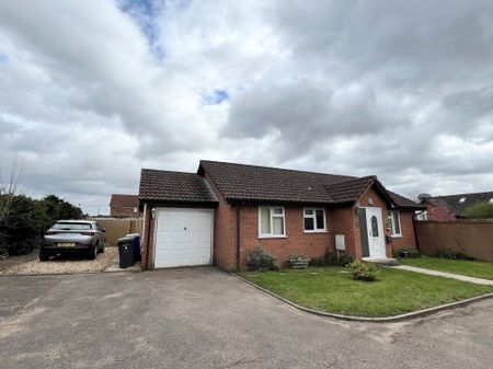 Pine Ridge, Bury St. Edmunds, Beck Row - Photo 5