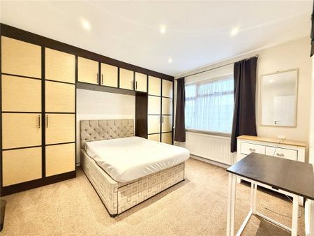 3 bedroom apartment to rent - Photo 3