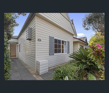 2 Bedroom Charming Cottage in Excellent Location - Photo 6