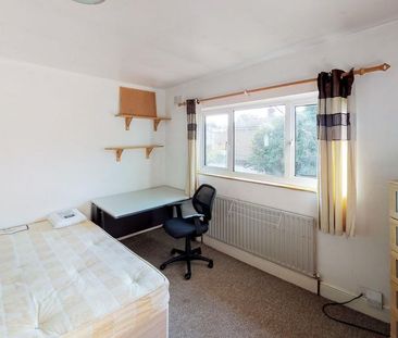 4 bedroom flat to rent - Photo 5