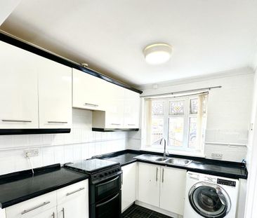 3 bedroom end of terrace house to rent - Photo 3