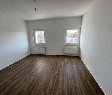 Miet mich - Sanierte 2,5-Zimmer-Citywohnung - Photo 2