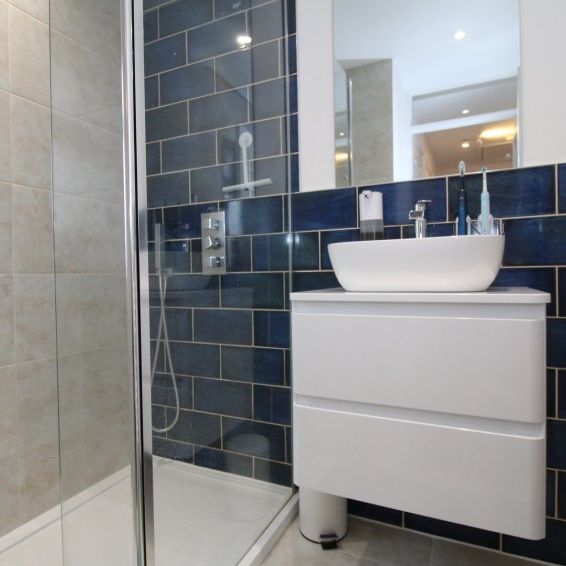 Broadwater Crescent, Stevenage, Hertfordshire - Photo 1