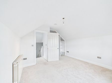 19 Cherry Orchard, Staines-Upon-Thames, Middlesex,TW18 - Photo 4