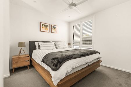 Elegant 3-Bedroom End Townhouse in Prestigious Ashford Residences - Photo 5