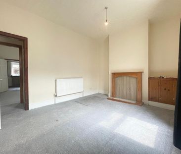 2 bed terraced house to rent in St. Cuthbert Street, Burnley, BB10 - Photo 2