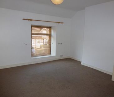 2 bedroom semi-detached house to rent - Photo 4
