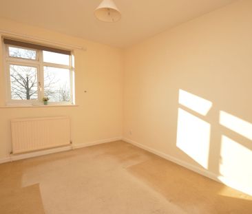 2 bedroom flat to rent, - Photo 3