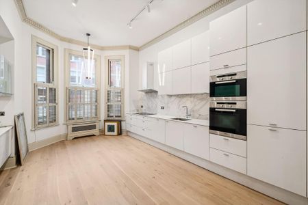 3 bedroom flat to rent - Photo 4