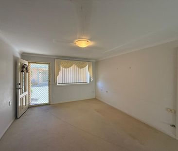 Cozy Townhouse for over 55's - Photo 3