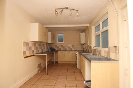 3 bedroom terraced house to rent - Photo 5
