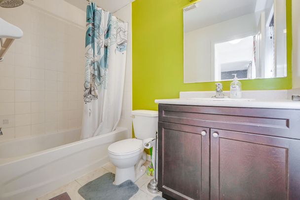 For Lease - 330 Schreyer Crescent, Milton, Ontario - Photo 1