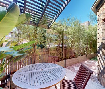 Charming 2-Bedroom, 2-Bathroom Townhouse on Iconic Lygon Street – A... - Photo 4