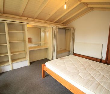 6 bedroom detached house to rent - Photo 4