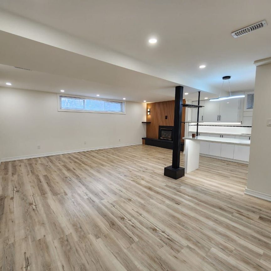 For Lease - 3 Cabot Court Unit# lower, Aurora, Ontario - Photo 1